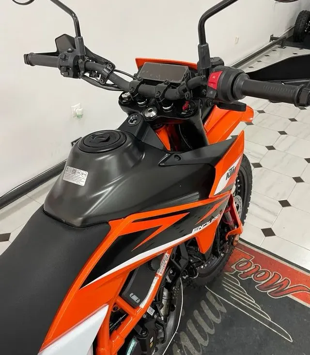KTM 125 ENDURO R 3