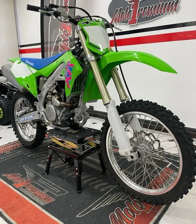 Kawasaki KXF 250 10