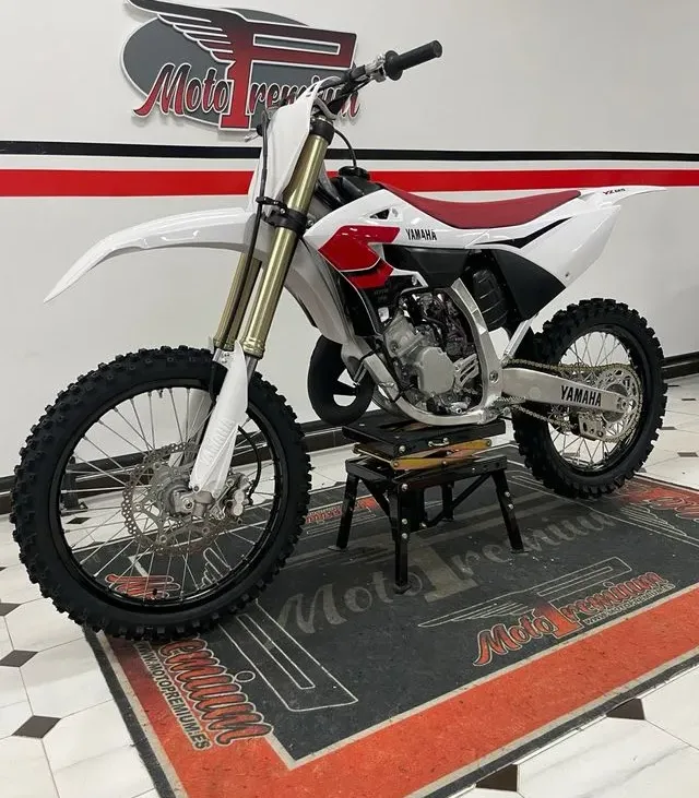 YAMAHA YZ 125 cc 70 Aniversario 1