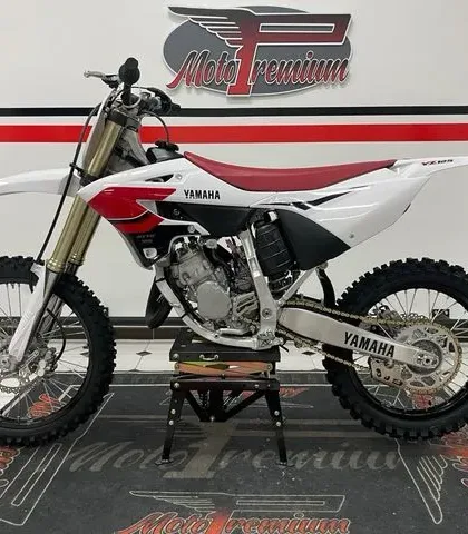 YAMAHA YZ 125 cc 70 Aniversario 11