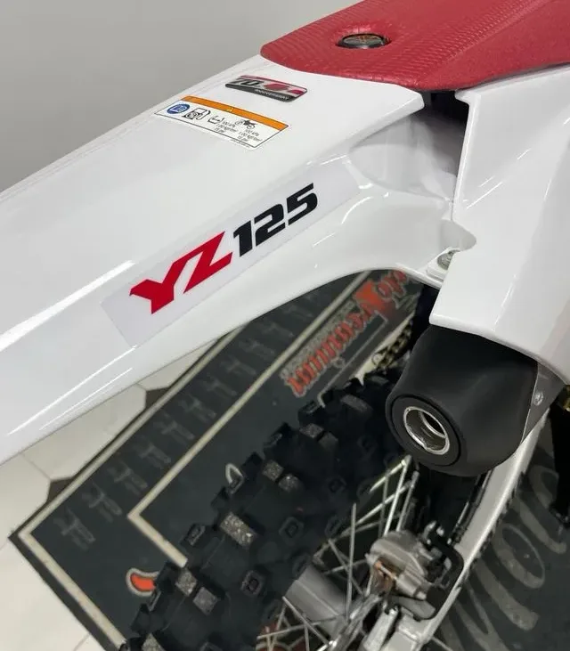 YAMAHA YZ 125 cc 70 Aniversario 2