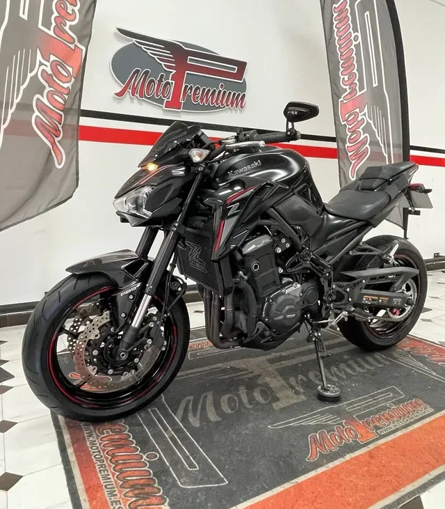 Kawasaki Z900 1