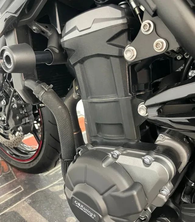 Kawasaki Z900 12