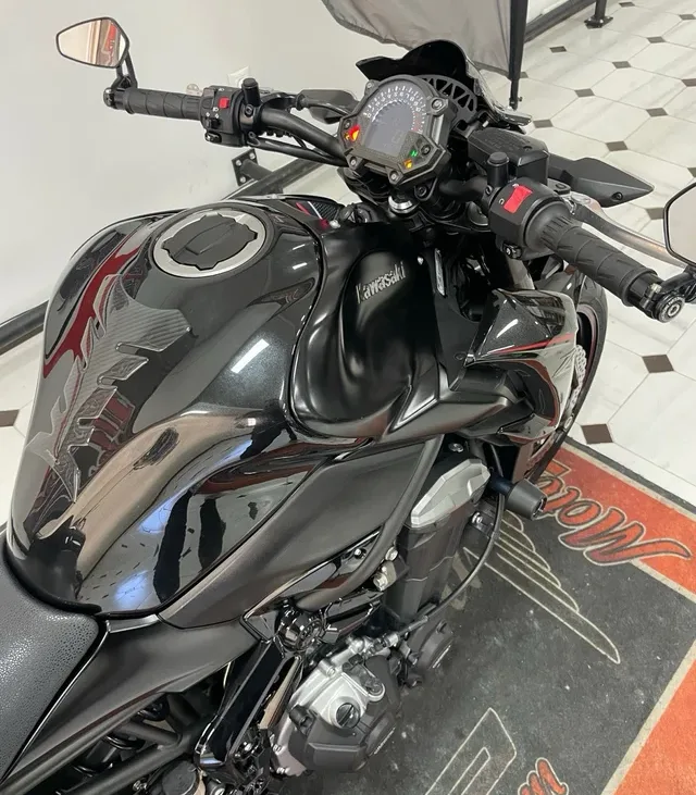Kawasaki Z900 5