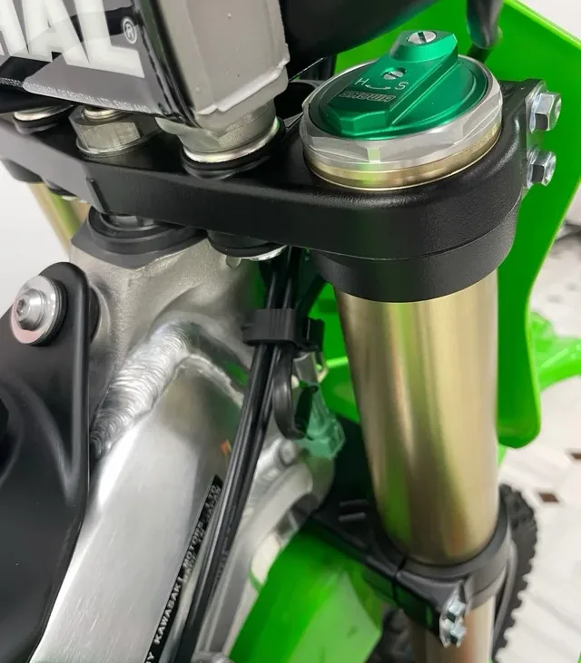 Kawasaki KXF 250 11