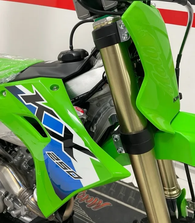 Kawasaki KXF 250 12
