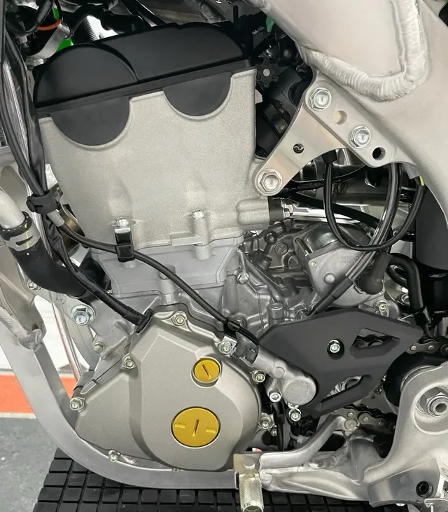 Kawasaki KXF 250 14