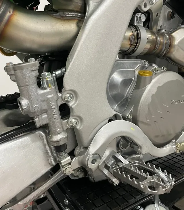 Kawasaki KXF 250 8