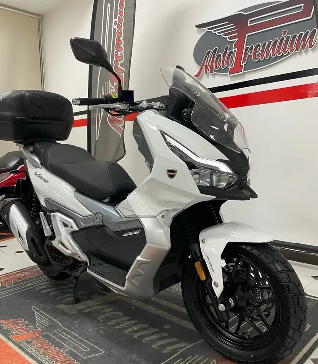 MH VR10 Maxxi scooter 125 15