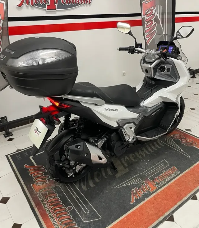MH VR10 Maxxi scooter 125 3